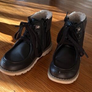 Old Navy Black Kids Lace-Up Boots with Faux Fur